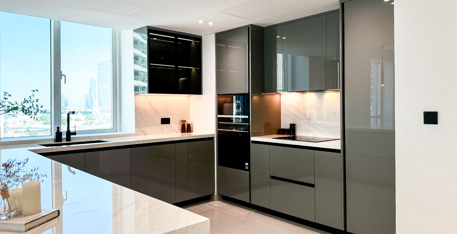 Dark Glass U-Shape Kitchen